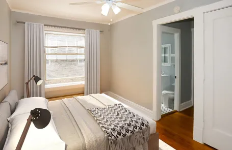 Studio Logan Square Apartment