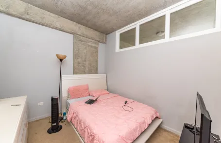 2 Bedroom South Loop Apartment