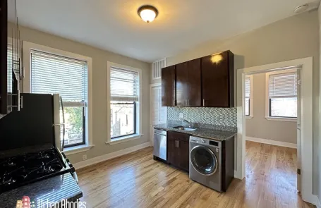 3 Bedroom Lakeview Apartment