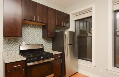 3 Bedroom Lakeview Apartment