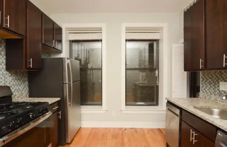 3 Bedroom Lakeview Apartment