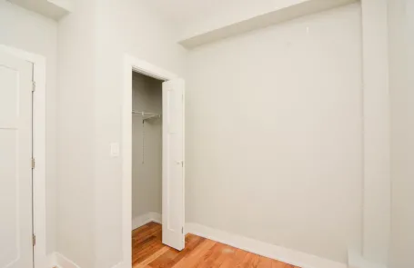 3 Bedroom Lakeview Apartment