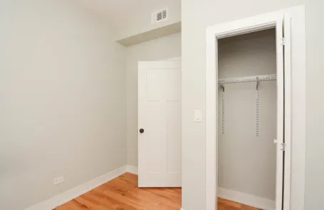 3 Bedroom Lakeview Apartment