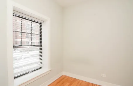 3 Bedroom Lakeview Apartment