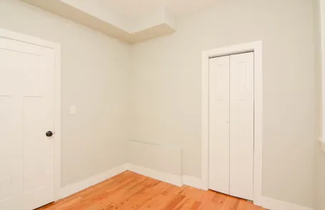 3 Bedroom Lakeview Apartment