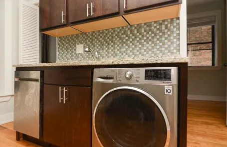 3 Bedroom Lakeview Apartment
