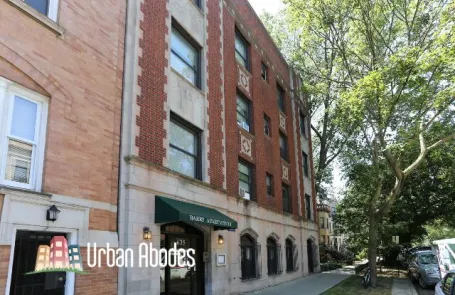 2 Bedroom Lakeview Apartment