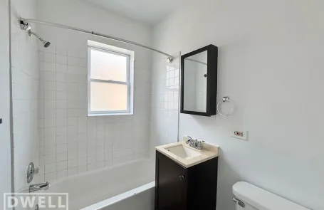 Studio Humboldt Park Apartment