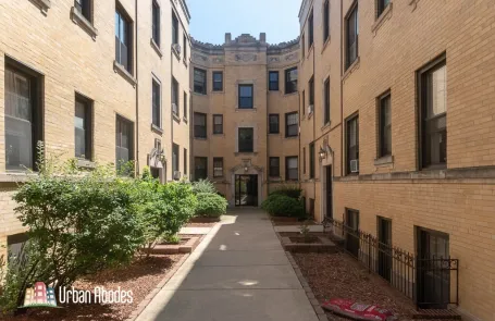 Studio Lincoln Park Apartment