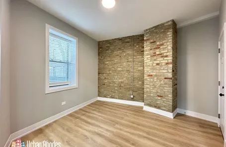 1 Bedroom Lincoln Park Apartment