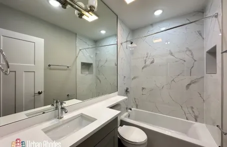1 Bedroom Lincoln Park Apartment