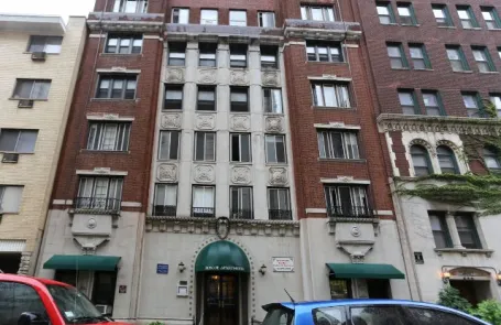 1 Bedroom Lakeview Apartment