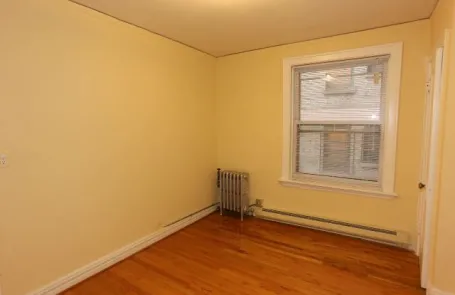 1 Bedroom Lakeview Apartment