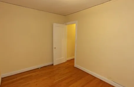 1 Bedroom Lakeview Apartment