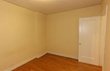 1 Bedroom Lakeview Apartment