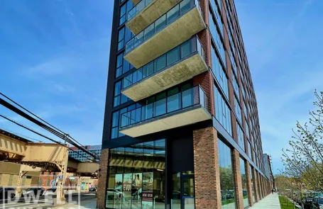 2 Bedroom West Loop Apartment