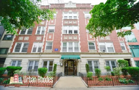 1 Bedroom Lakeview Apartment