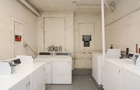 Studio Ravenswood Apartment