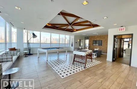 1 Bedroom West Loop Apartment