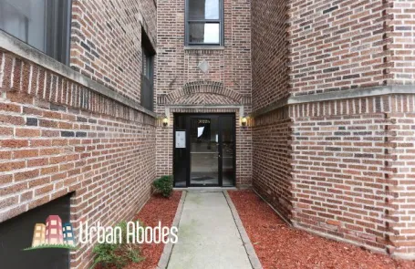 2 Bedroom Lakeview Apartment