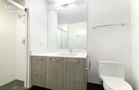 1 Bedroom Lakeview Apartment