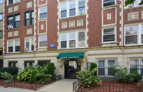 1 Bedroom Lakeview Apartment