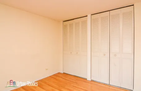 1 Bedroom Lincoln Park Apartment
