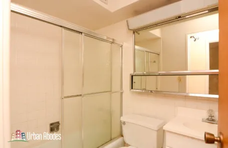 1 Bedroom Lincoln Park Apartment
