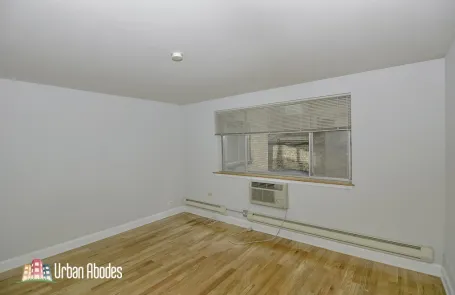 Studio Lincoln Park Apartment