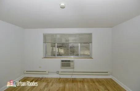 Studio Lincoln Park Apartment