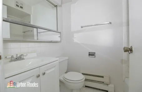 Studio Lincoln Park Apartment