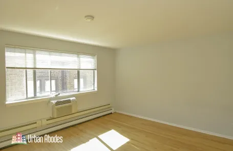 Studio Lincoln Park Apartment