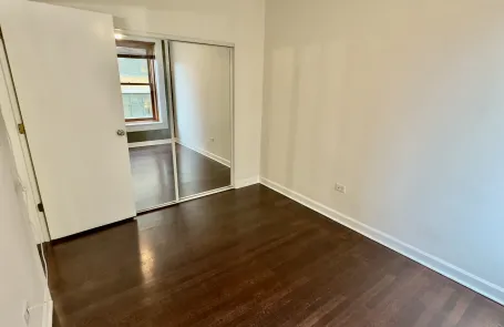 2 Bedroom Lakeview Apartment