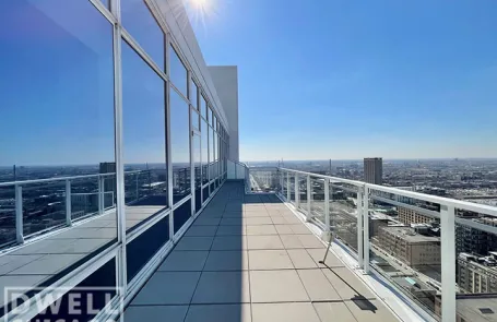 1 Bedroom West Loop Apartment