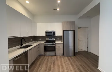 3 Bedroom Bronzeville Apartment