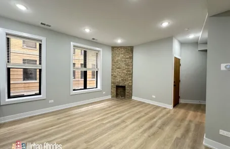 1 Bedroom Lincoln Park Apartment