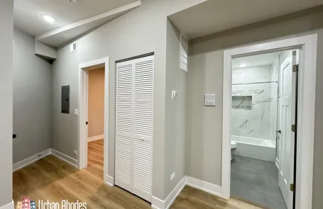 1 Bedroom Lincoln Park Apartment