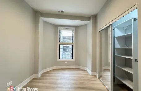 1 Bedroom Lincoln Park Apartment