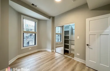 1 Bedroom Lincoln Park Apartment