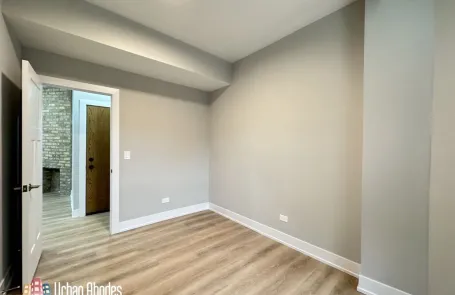 1 Bedroom Lincoln Park Apartment