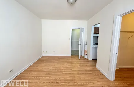 Studio Humboldt Park Apartment