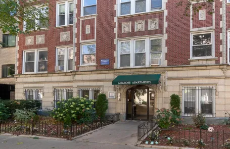 1 Bedroom Lakeview Apartment