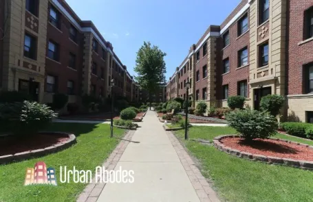 1 Bedroom Lakeview Apartment