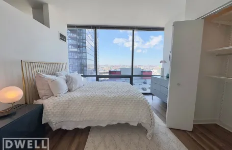 1 Bedroom Lincoln Park Apartment
