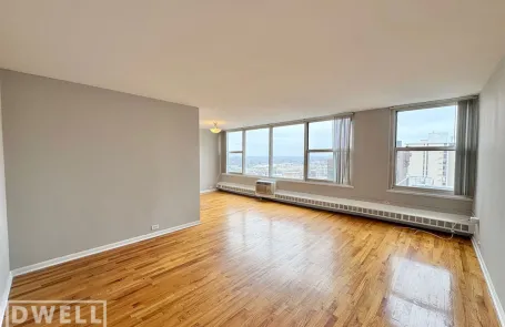 1 Bedroom Edgewater Apartment