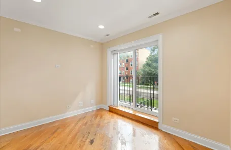 2 Bedroom Irving Park Apartment