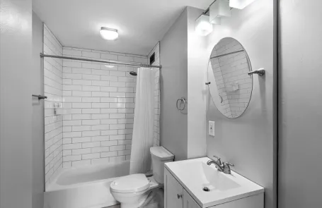 1 Bedroom Edgewater Apartment
