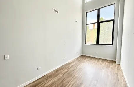 2 Bedroom Ravenswood Apartment