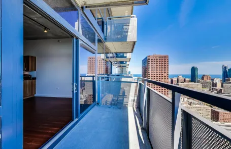2 Bedroom Chicago Loop Apartment