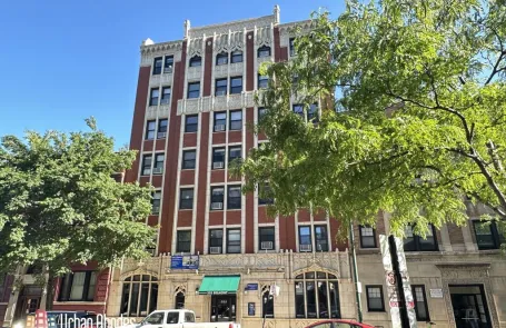 1 Bedroom Lakeview Apartment